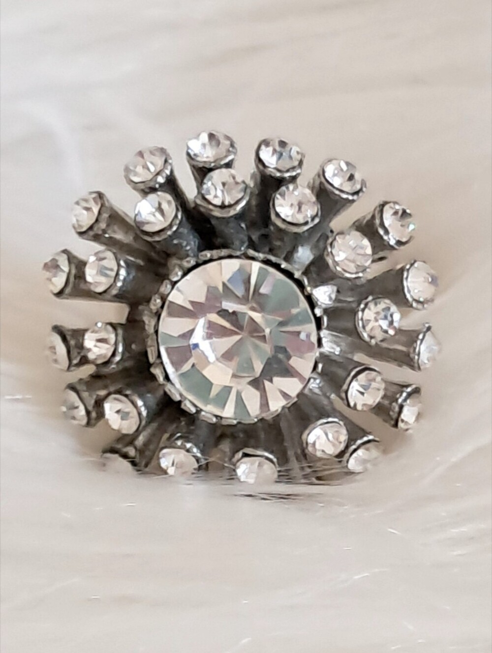 Retro Starburst Rhinestone Ring - Adjustable